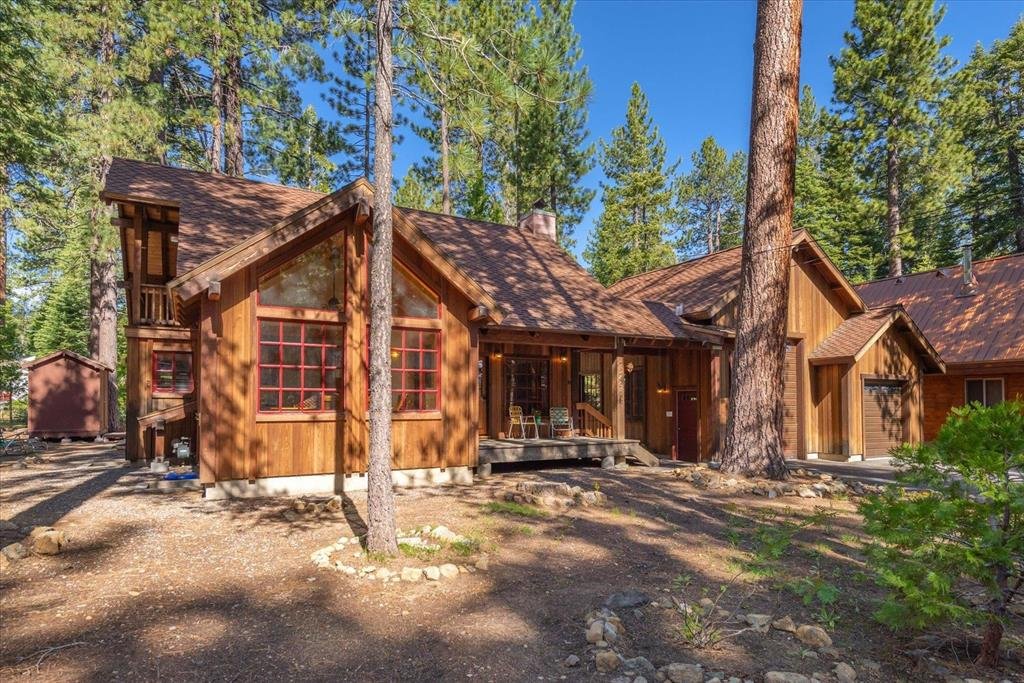 7266 5th Avenue in Tahoma